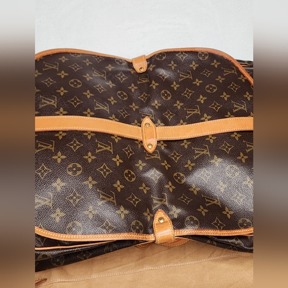 Authentic Louis Vuitton Saumur35 - Picture 5 of 16